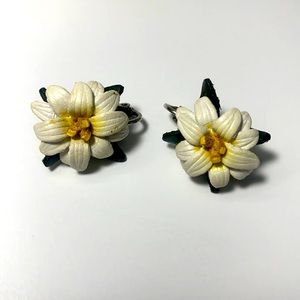 Vintage 60s Handmade Daisy Clip-on Earrings
